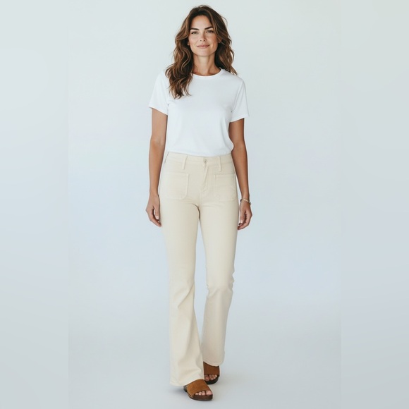 MOTHER Denim - NWT Mother Weekender Flare Jeans Fog Beige Size 28 Frayed Hem Premium Denim